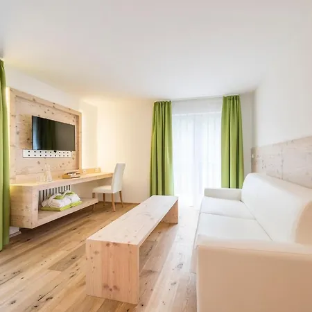 Paradies Pure Mountain Hotell