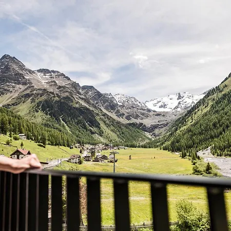 Hotell Paradies Pure Mountain