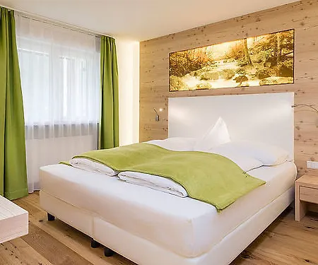 Hotell Paradies Pure Mountain